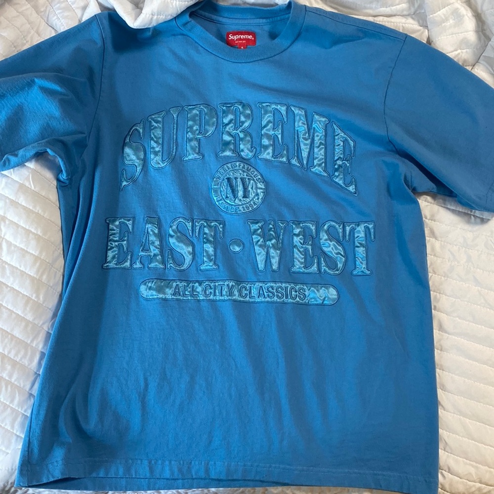 Original Supreme T-shirt East vs West